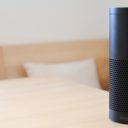 https://www.pexels.com/de/foto/amazon-alexa-design-entwurf-lautsprecher-977296/